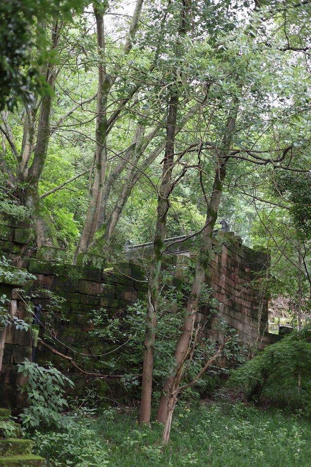 跟我一起去:巴人石頭城 跟我一起去:巴人石頭城