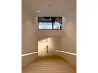 芬蘭這個美術館就像是廣場上平地冒出的泡泡