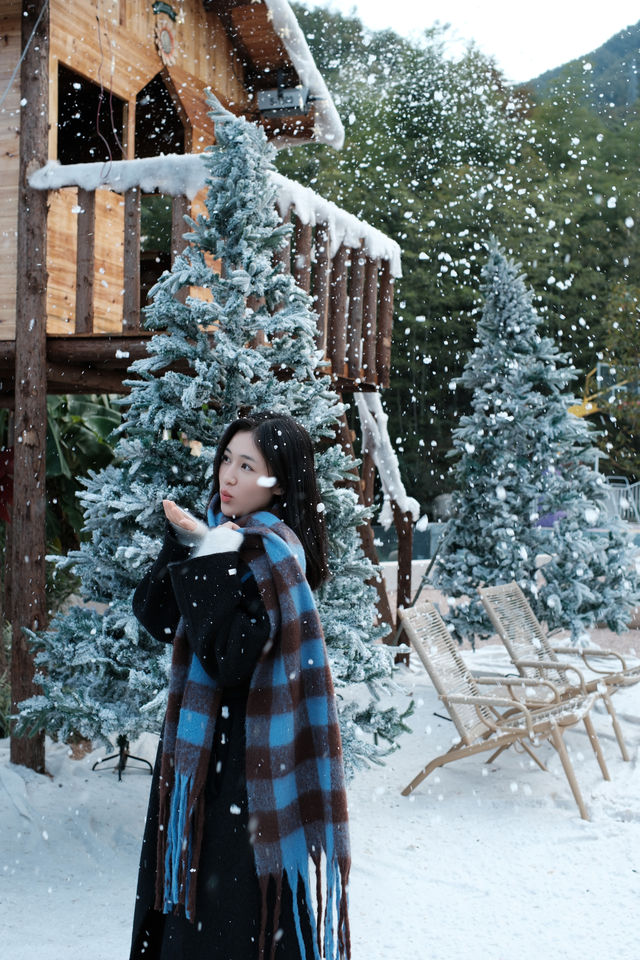 溶洞溫泉×雪景小屋 冬日鬆弛感 溶洞溫泉×雪景小屋 冬日鬆弛感