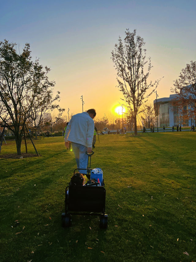 3個兒童樂園+大草坪+雙子山，0元遛娃一整天！