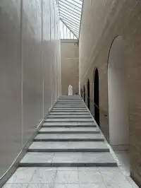 在嘉士伯美術館，我差點錯過了牆上的畫