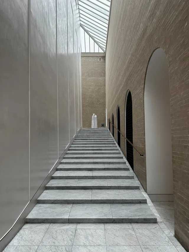 在嘉士伯美術館，我差點錯過了牆上的畫