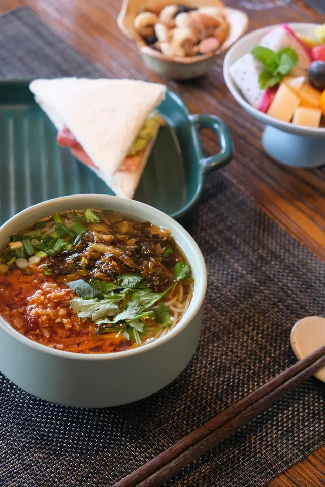 這扇窗景滿足了我對瀘沽湖的一切想像