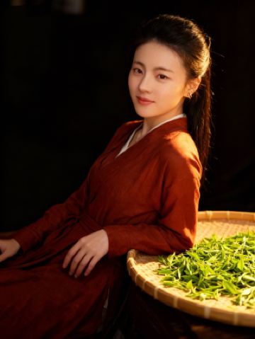 Полное руководство по позированию для фотографий зрелых женщин в чайных горах! Откройте для себя бесплатно «тысячелетний древний чайный лес» горы Цзинмай!