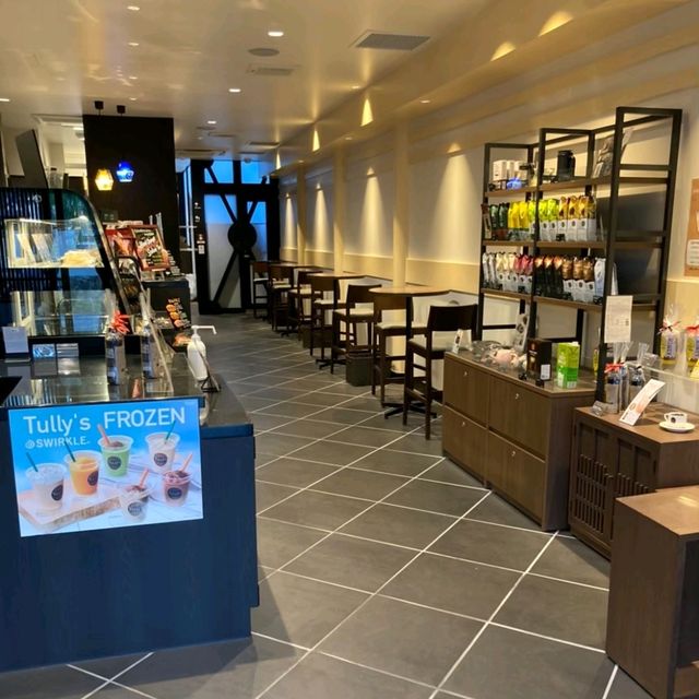白壁の蔵でいただく季節限定フルーツティー　TULLY'S COFFEE