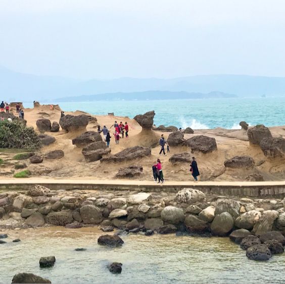 台湾のまるで宇宙のような奇岩の風景【野柳地質公園】