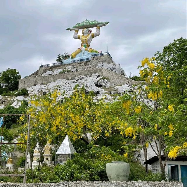 พิชิตยอดเขาวงพระจันทร์ กันเถอะ