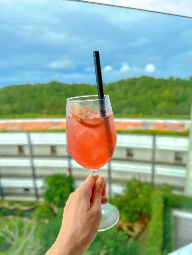 산 위의 파라다이스 리조트🌴🌊🍹