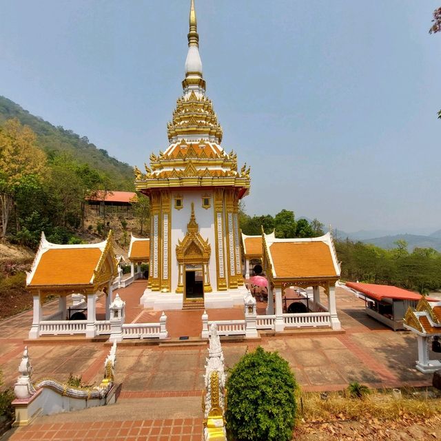 วัดพระบาทภูควายเงิน