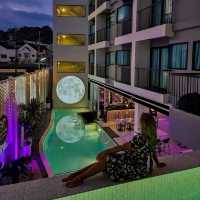 ลากแฟนไปนอนโรงแรมที่สวยมากๆในPhoket.Oldtown