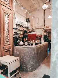 懷舊工業風Cafe配高樓底