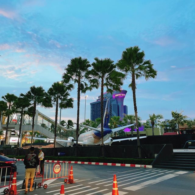 泰國芭提雅｜新開太空主題酒店頂樓嘅酒吧餐廳🇹🇭