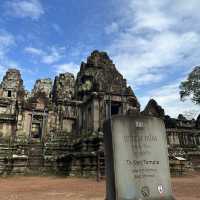 シェムリアップ（アンコール遺跡、ナイトマーケット、戦争博物館）