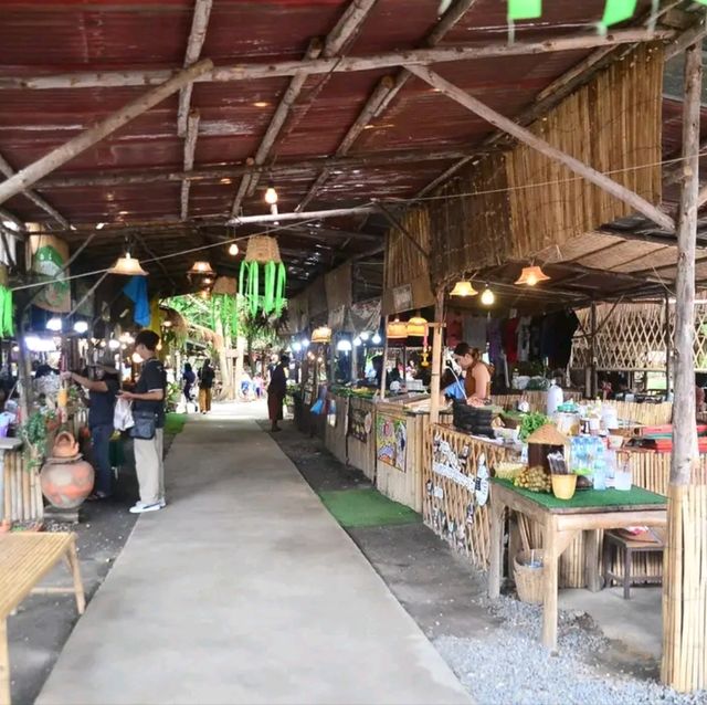 ตลาดไทยย้อนยุคบ้านระจัน