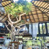 Made In Blue Cafe 