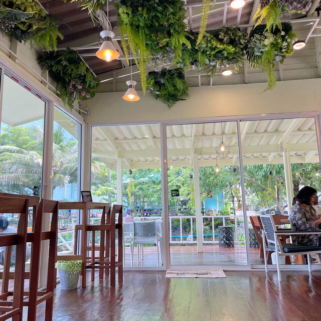 🐠สมรคาเฟ่ / Samorn Cafe' กาแฟริมทะเลเเสนอร่อย