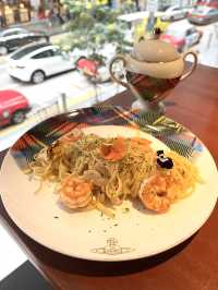 香港銅鑼灣復古英倫風打卡咖啡店-Vivienne Westwood Café