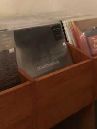 바이닐 구경하며 좋은 힙한 LP 바 ‘서울 바이닐’ 🎶