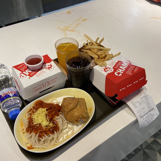 필리핀 인기 패스트푸드 졸리비 / Jollibee 🐝 