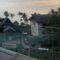 สระว่ายน้ำ rooftop ที่ KC Grande resort&Spa 