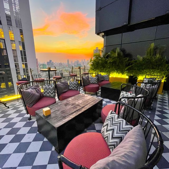 Skyview Hotel Bangkok โรงแรมย่าน EM District