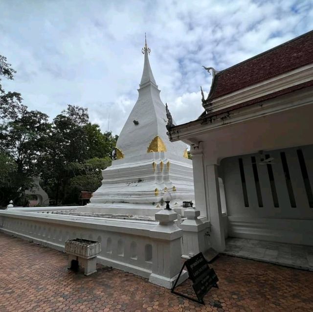 พระธาตุศรีสองรัก เลย