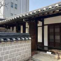 Experience Korean culture with hanbok!