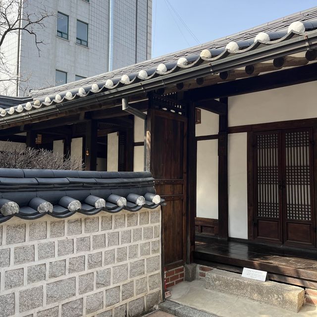 Experience Korean culture with hanbok! Experience Korean culture with hanbok!