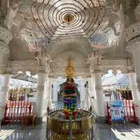 สักการะศาลพระหลักเมืองที่วัดมิ่งเมือง น่าน
