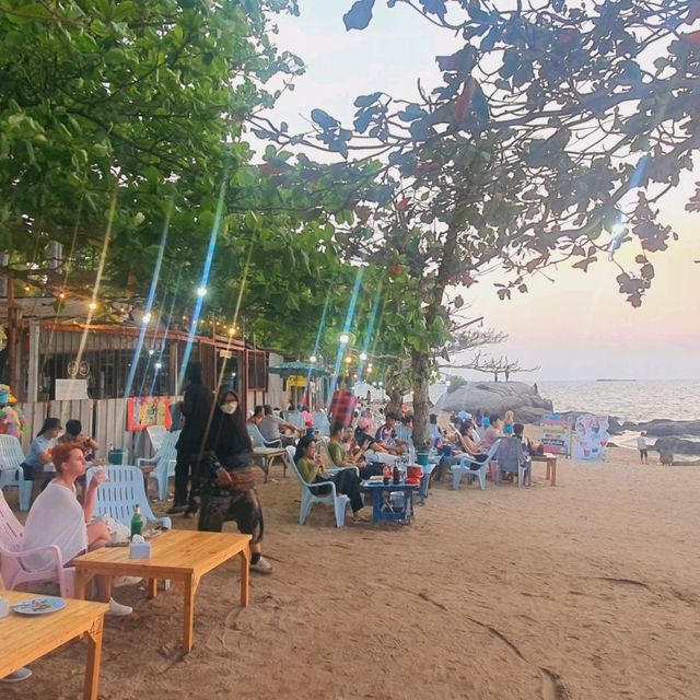ชมพระอาทิตย์ตกที่หาดลับพัทยา
