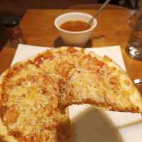 覺得好吃一直來~pizza rock 一個人吃12吋紐約披薩+一碗義式蔬菜湯