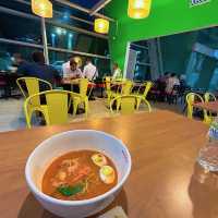 ペナン国際空港nooodlesでペナンカリーヌードル