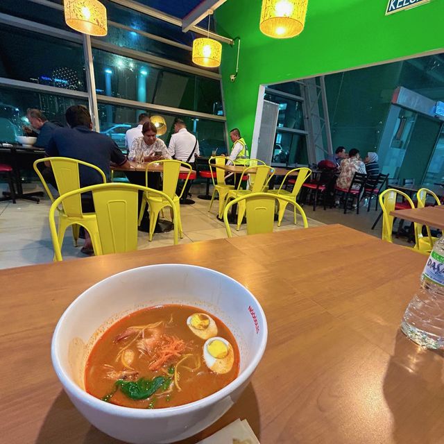 ペナン国際空港nooodlesでペナンカリーヌードル