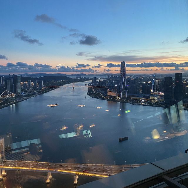 澳門🇲🇴必去觀光景點-澳門旅遊塔360°旋轉餐廳 🏙️