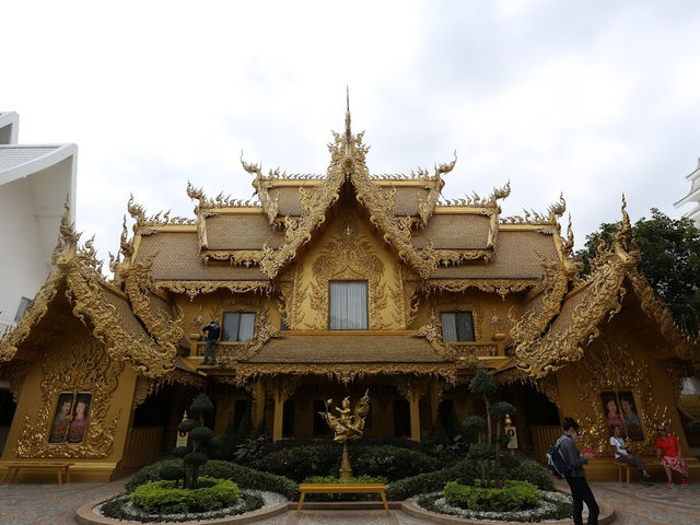 วัดร่องขุ่น