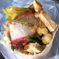 新北銅板美食推薦～三重【百香潤餅捲】…料多實在超飽滿...
