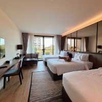 โรงแรมติดริมทะเล ANA ANAN Pattaya สระว่ายน้ำลอยฟ้า