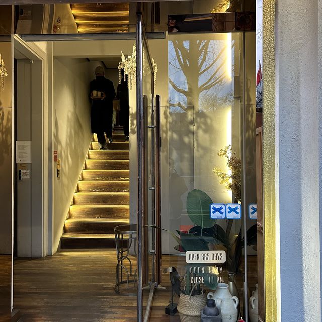 서울 중심에 위치한 뉴트로 카페, 더 스팟 패뷸러스☕️