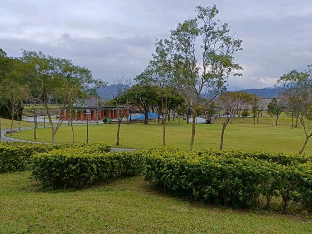 『大溪河濱公園』