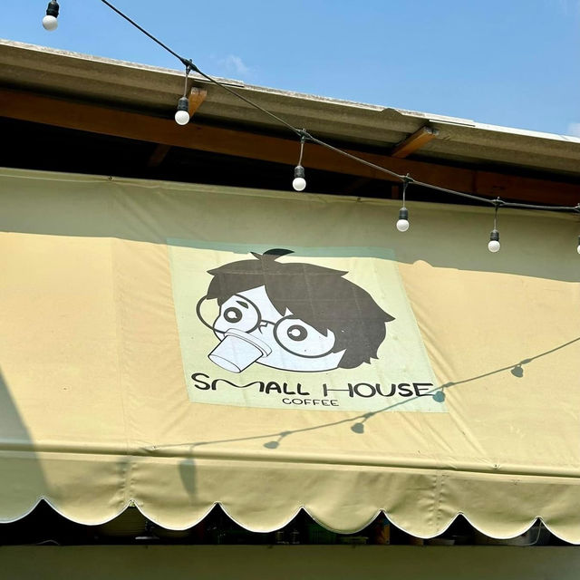 Small House Coffee 🌿คาเฟ่บ้านไม้ ริมน้ำ ชลบุรี
