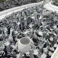 The fascinating white temple of Chiang Rai