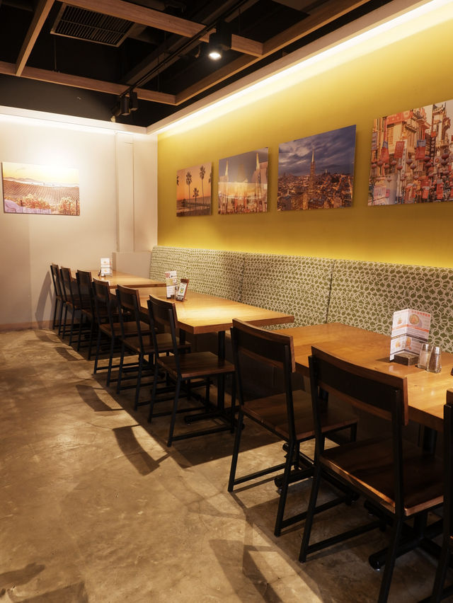 屯門加洲風情餐廳，用傳統烤爐即時製新鮮薄餅