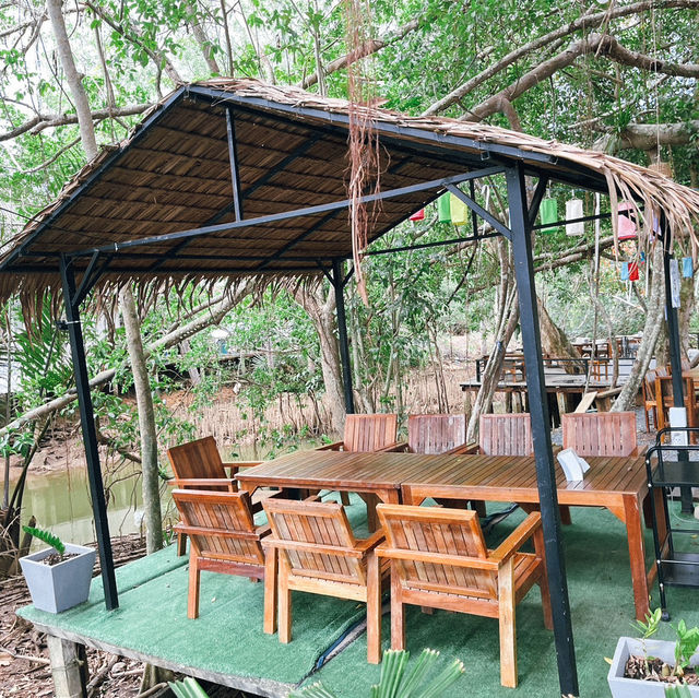 เคียงคลอง อีสเทอรี่ ร้านอาหารติดแม่น้ำ จ.ตราด