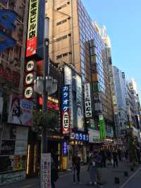 探索東京魅力：歌舞伎町的繁華景象