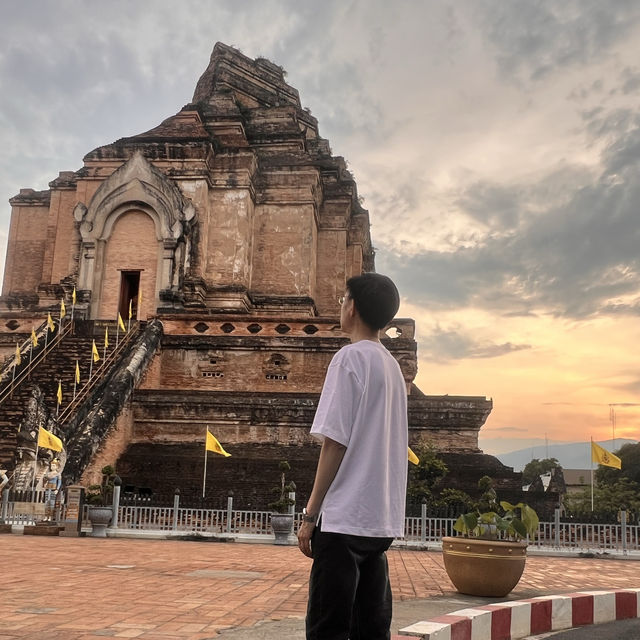 清邁必遊的佛寺—柴迪隆寺（Wat Chedi Luang)
