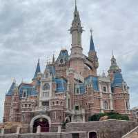 Shanghai Disneyland ❤️ one of my best memory…