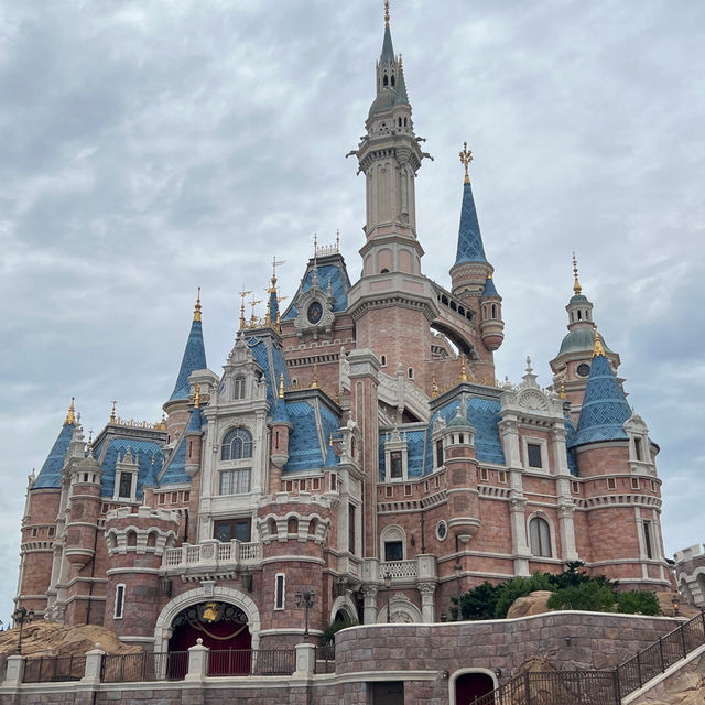 Shanghai Disneyland ❤️ one of my best memory…