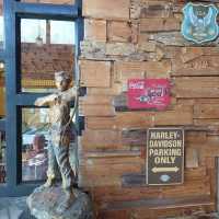 Zombie Cafe' เปลี่ยนบ้านเก่ามาเป็นร้านกาแฟ