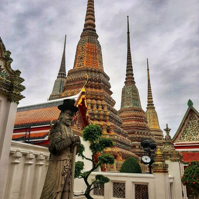 วัดพระเชตุพนฯ วัดที่มีเจดีย์มากที่สุดในประเทศไทย