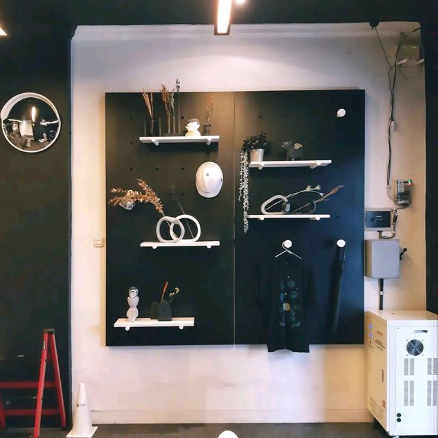 THERE'S A NEW COFFEE SHOP IN KEMANGGISAN